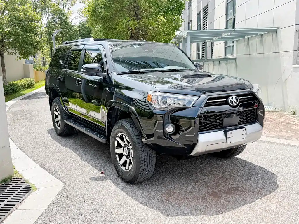 Toyota 4Runner — миниатюра 3