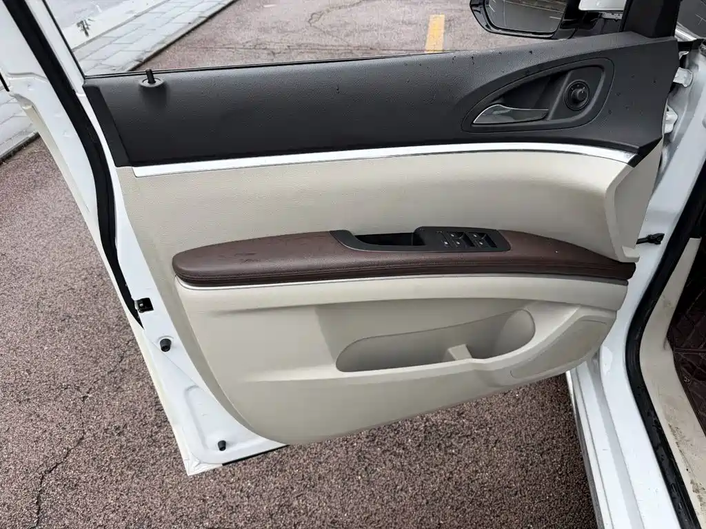 Buick GL8 — миниатюра 6
