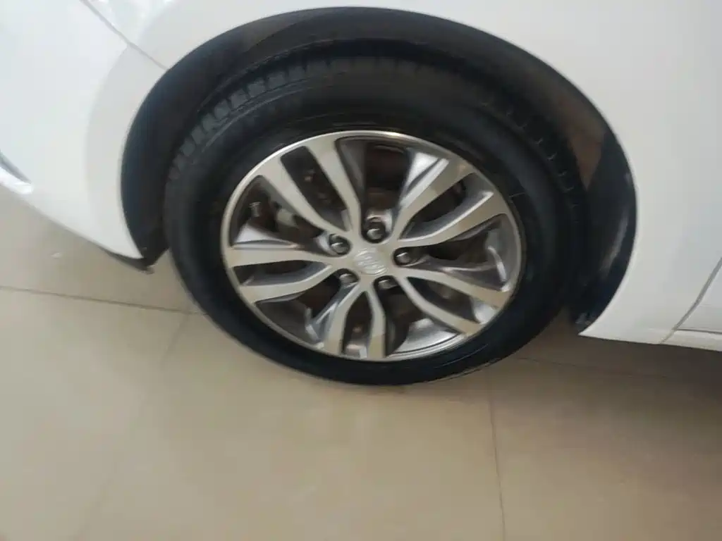 Buick Excelle — миниатюра 25