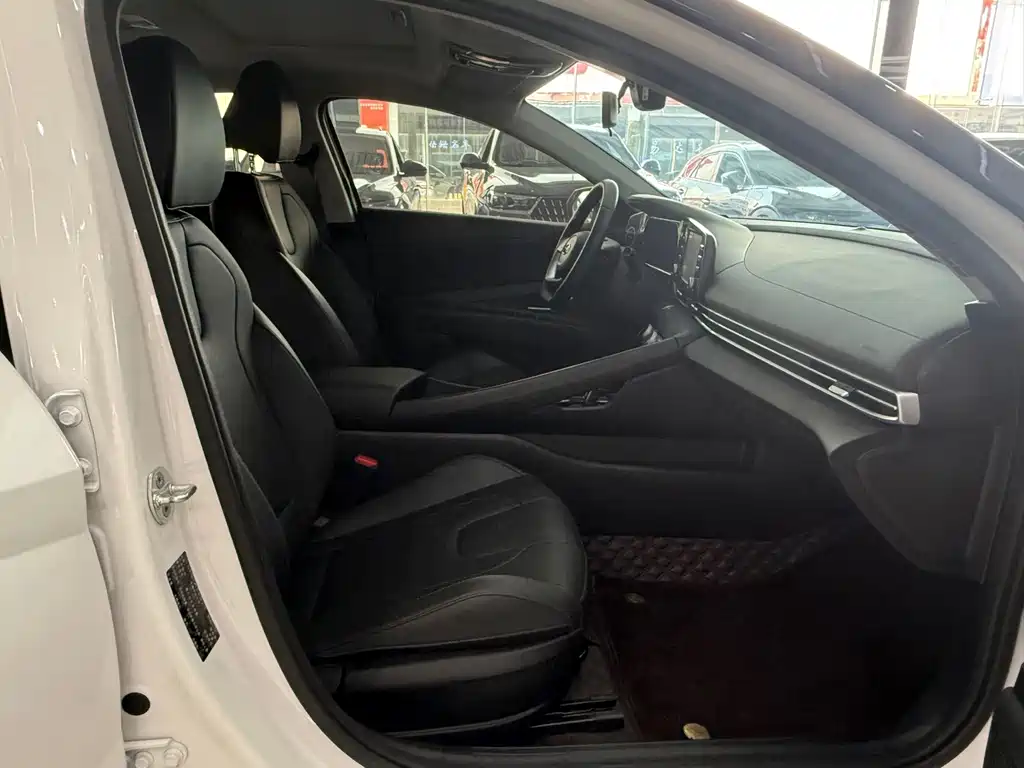 Hyundai Elantra — миниатюра 10