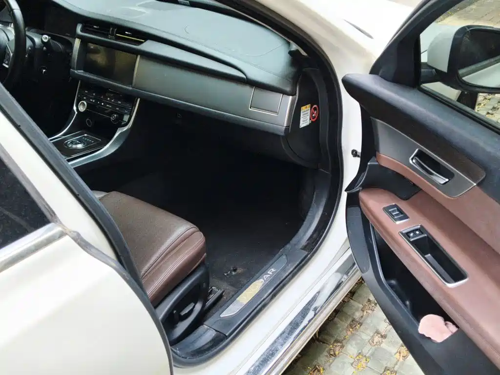 Jaguar XFL — миниатюра 18