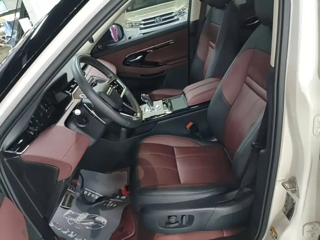 Land Rover Evoque PHEV — миниатюра 15