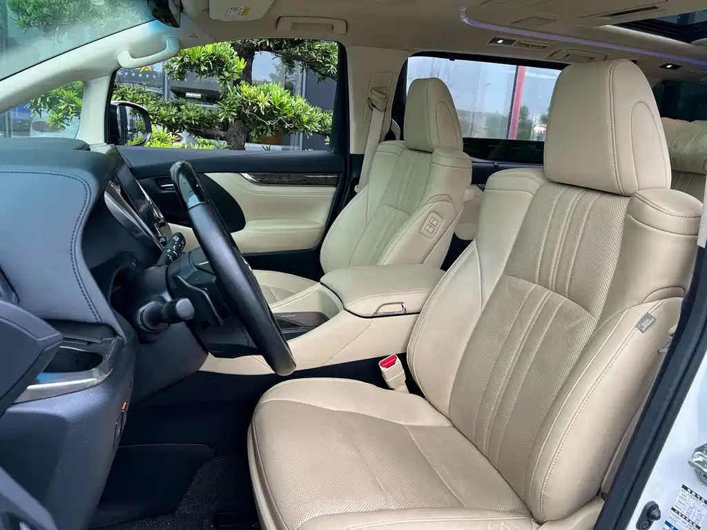 Toyota Vellfire Crown Hybrid 2.5L HV Premium Edition, фото 7