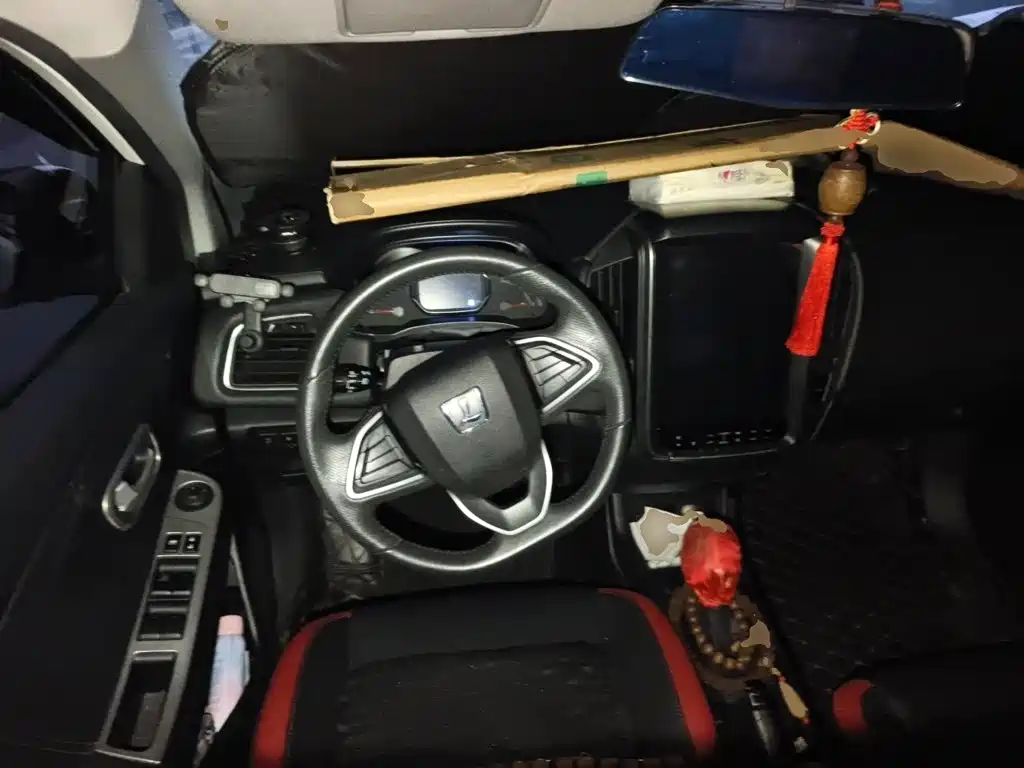 Luxgen U5 SUV — миниатюра 7