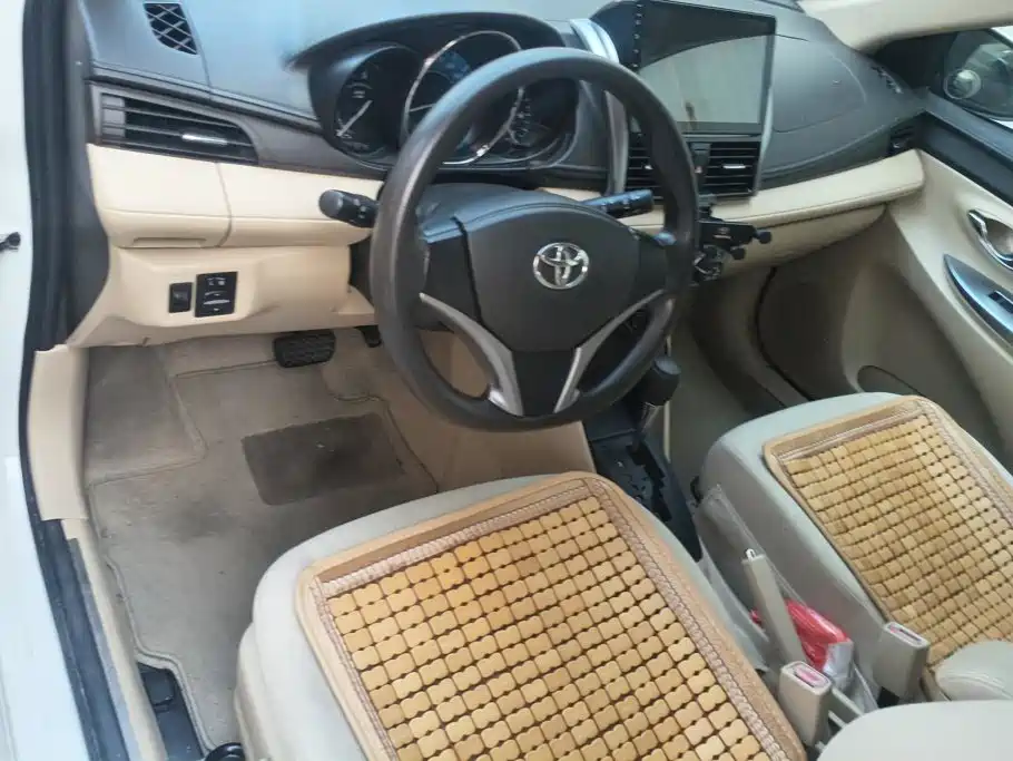 Toyota Yaris L — миниатюра 12