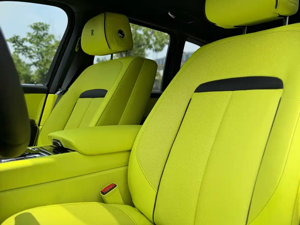 Rolls-Royce Cullinan — миниатюра 20