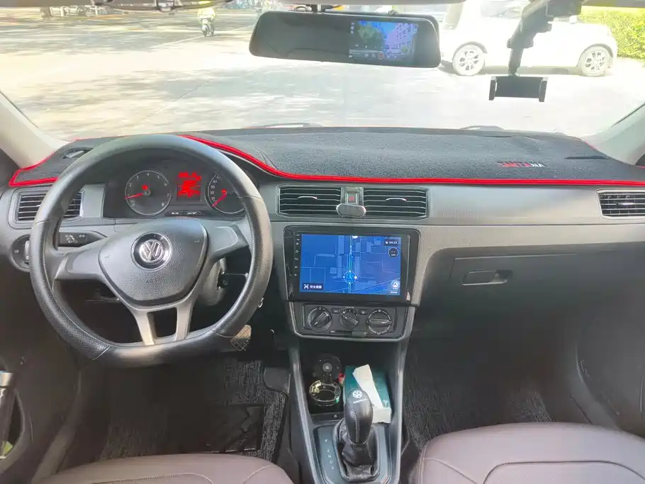 Volkswagen Santana — миниатюра 12