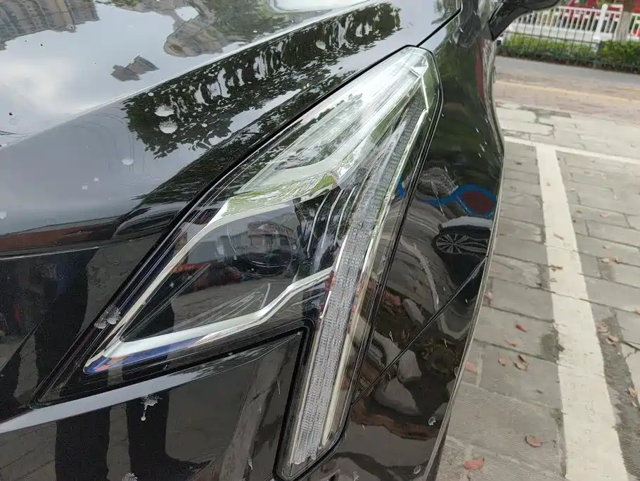 Cadillac XT5 — миниатюра 5