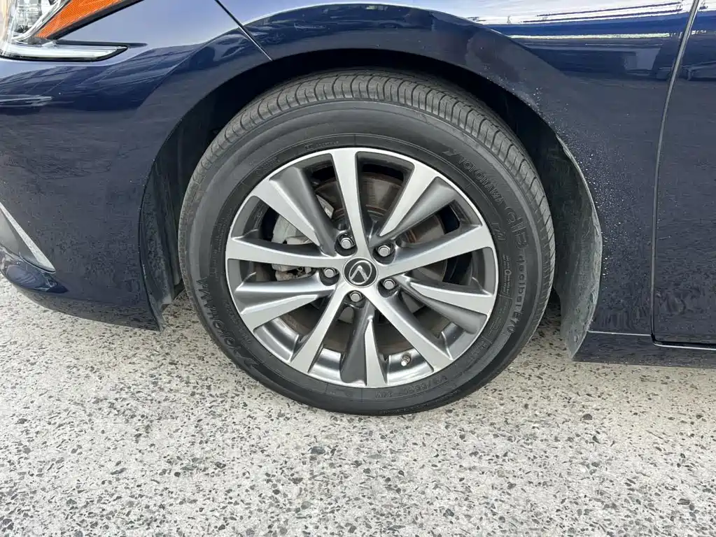 Lexus ES — миниатюра 13