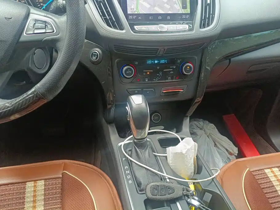 Ford Kuga — миниатюра 15