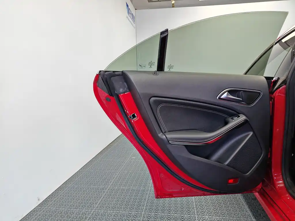 Mercedes-Benz CLA (Import) — миниатюра 14