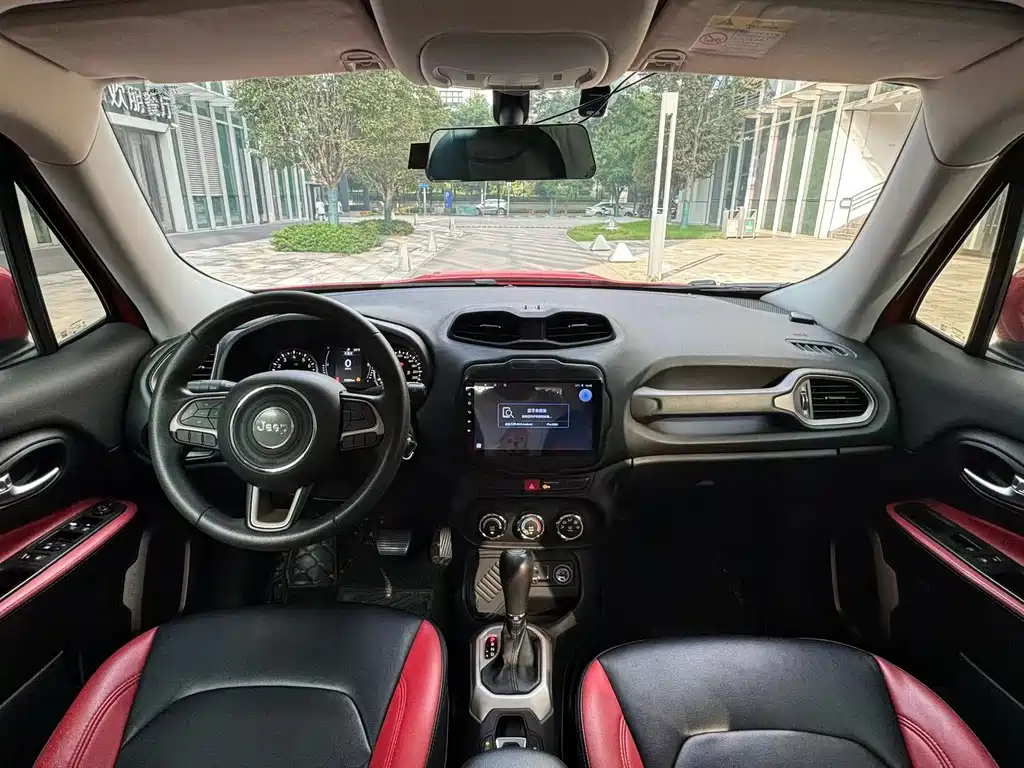Jeep Renegade — миниатюра 5