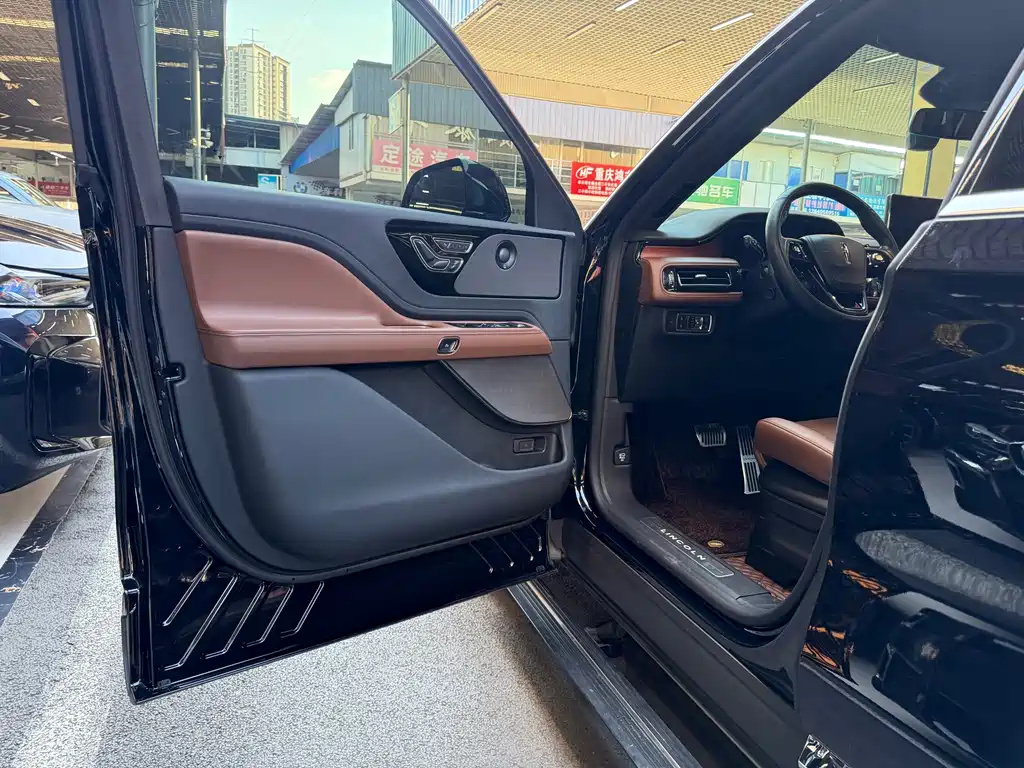 Lincoln Aviator — миниатюра 13
