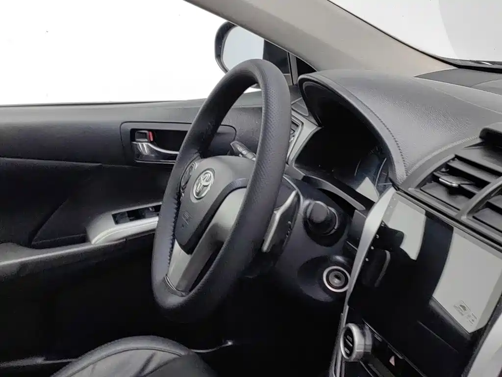 Toyota Camry — миниатюра 22