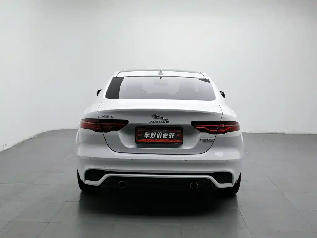 Jaguar XEL — миниатюра 4