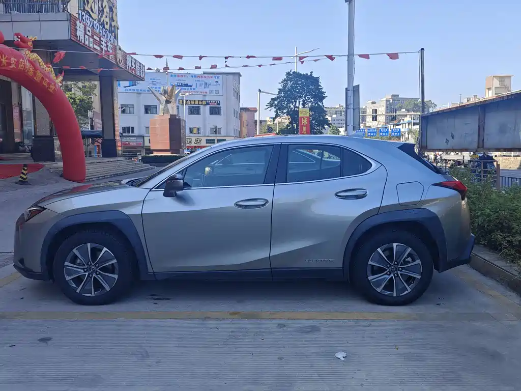 LEXUS UX NEW ENERGY