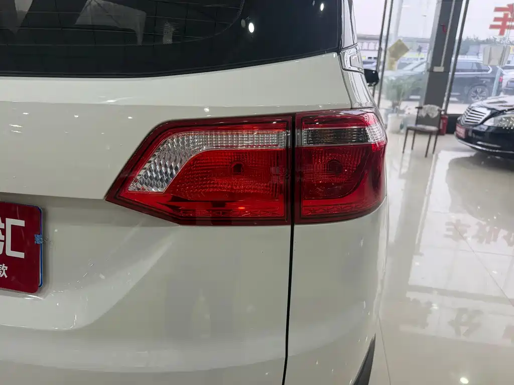 Wuling Hongguang S3 — миниатюра 11