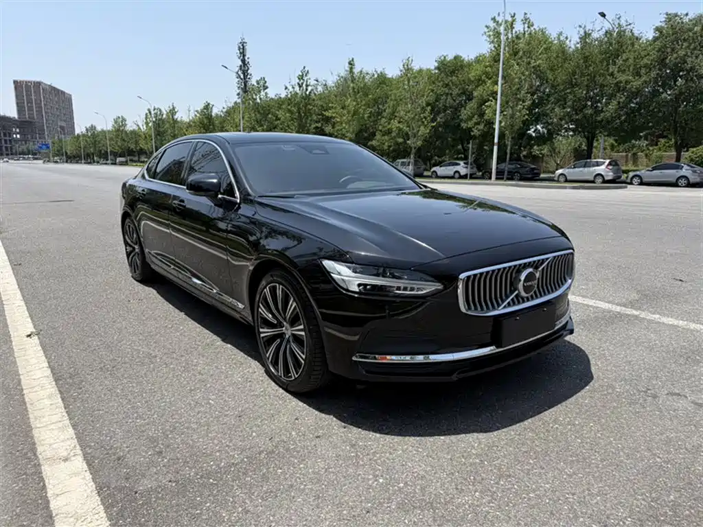 Volvo S90 2025 B5 Luxury