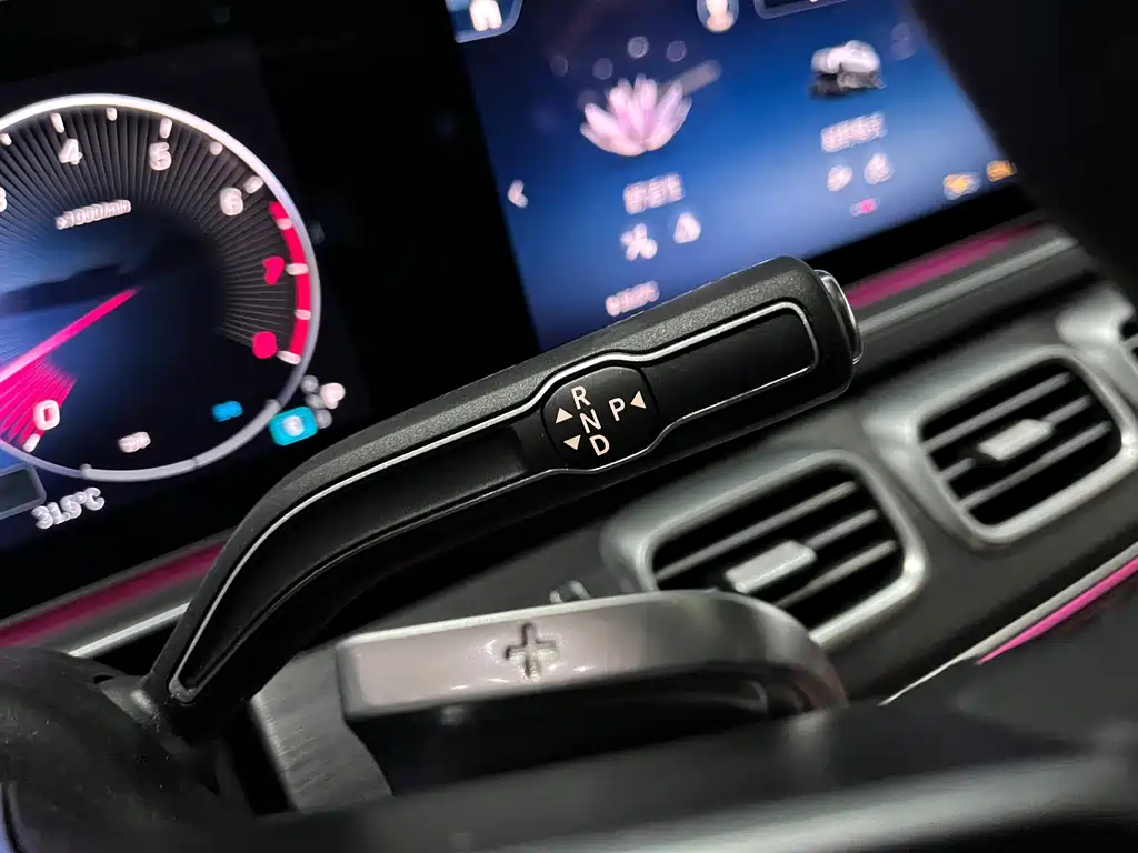 Mercedes-Benz GLE (Import) — миниатюра 22