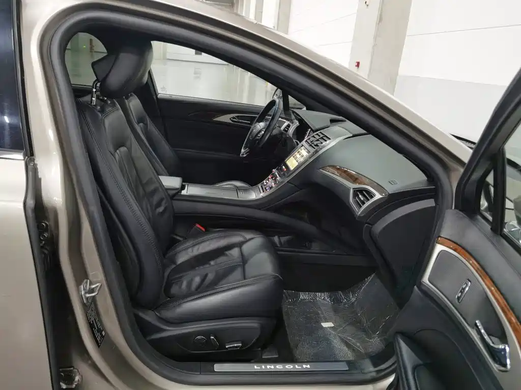 Lincoln MKZ — миниатюра 23