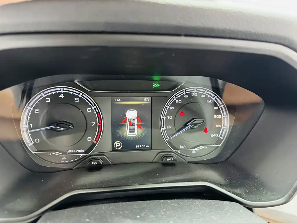 Geely Vision X6 — миниатюра 9
