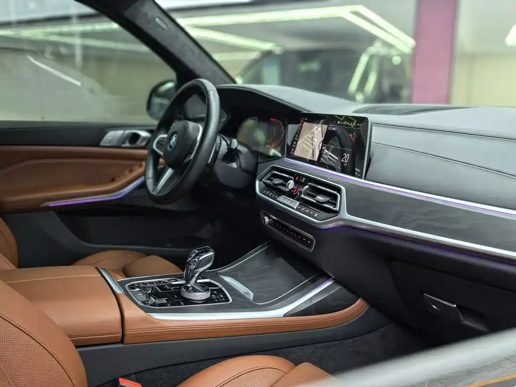 BMW X7 — миниатюра 32