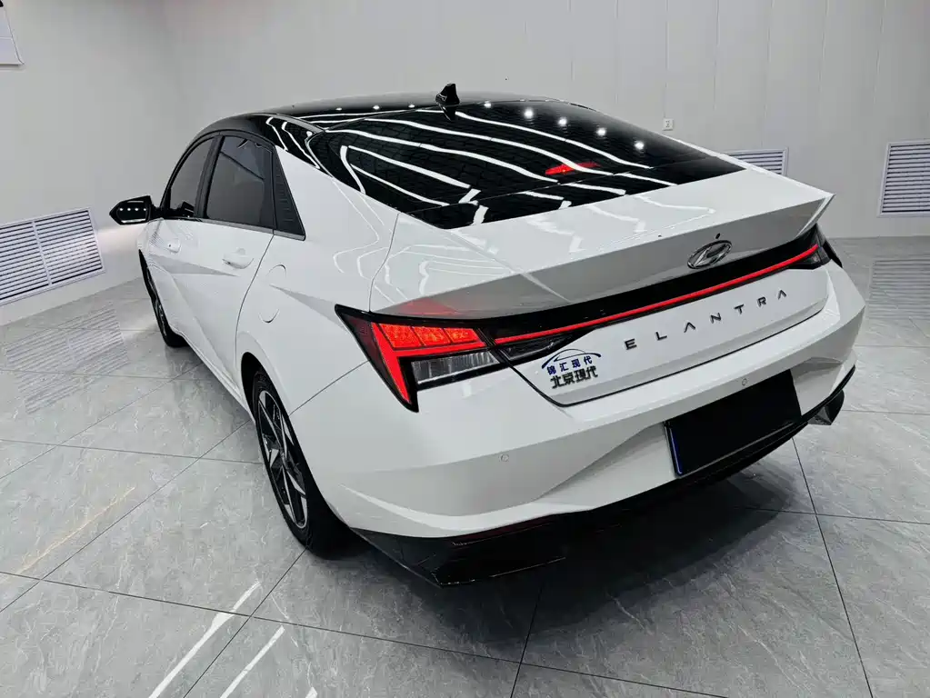 Hyundai Elantra — миниатюра 6