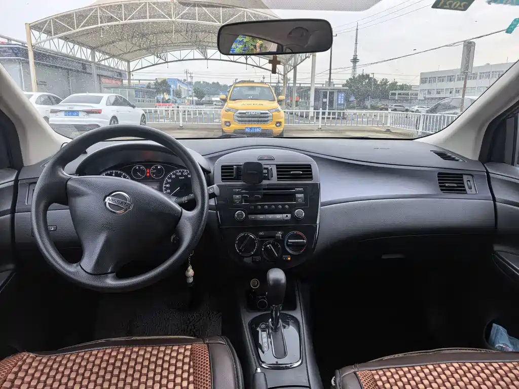 Nissan Tiida — миниатюра 10