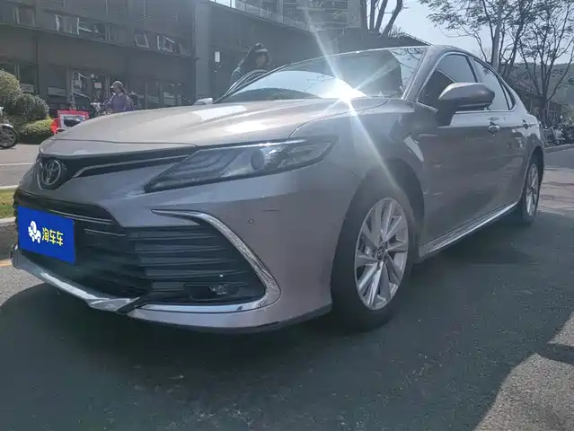 TOYOTA CAMRY