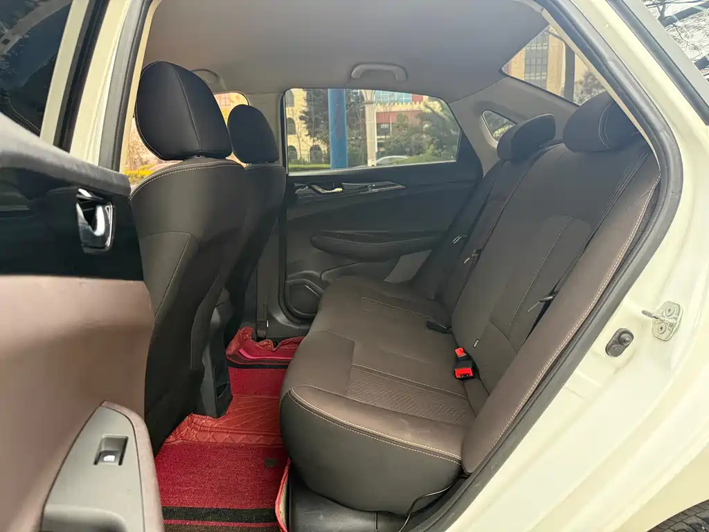 Changan Eado DT — миниатюра 7