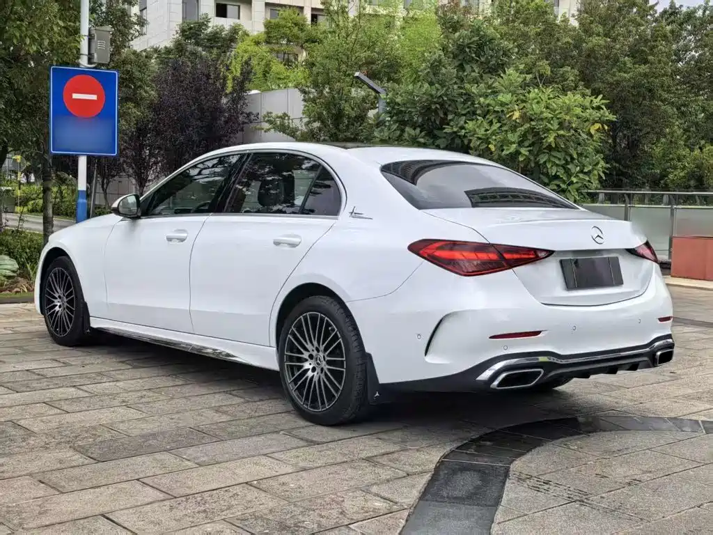 Mercedes-Benz C-Class — миниатюра 7
