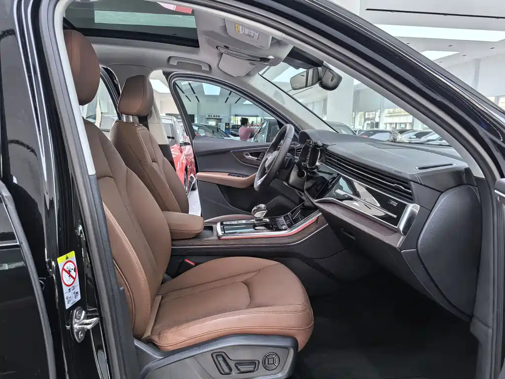 Audi Q7 — миниатюра 14