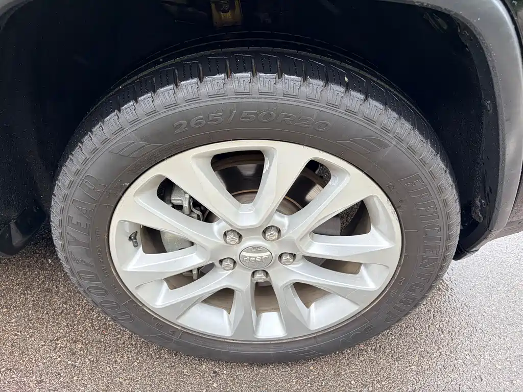 Jeep Grand Cherokee (Import) — миниатюра 11