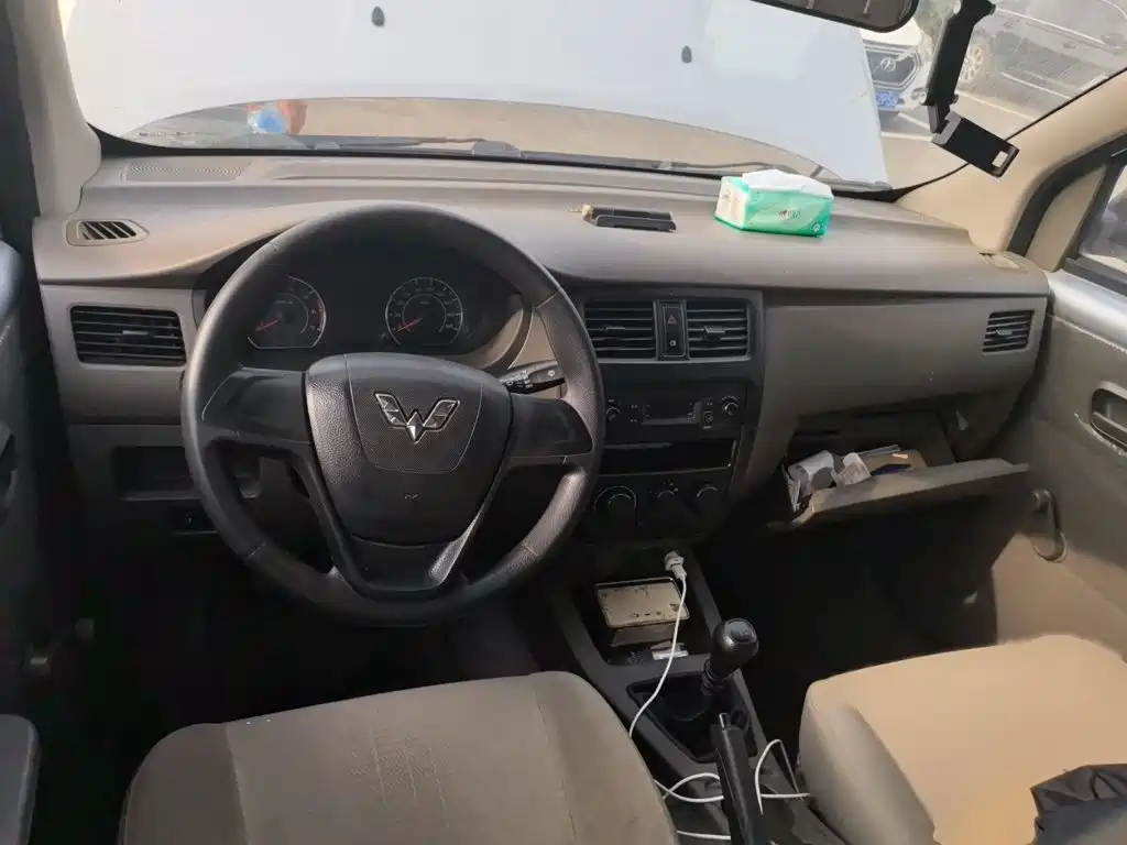 Wuling Rongguang V — миниатюра 13