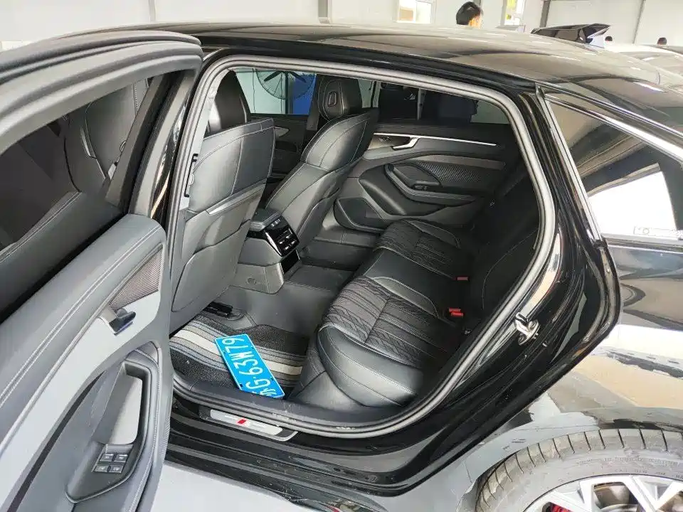 Audi A6L — миниатюра 2
