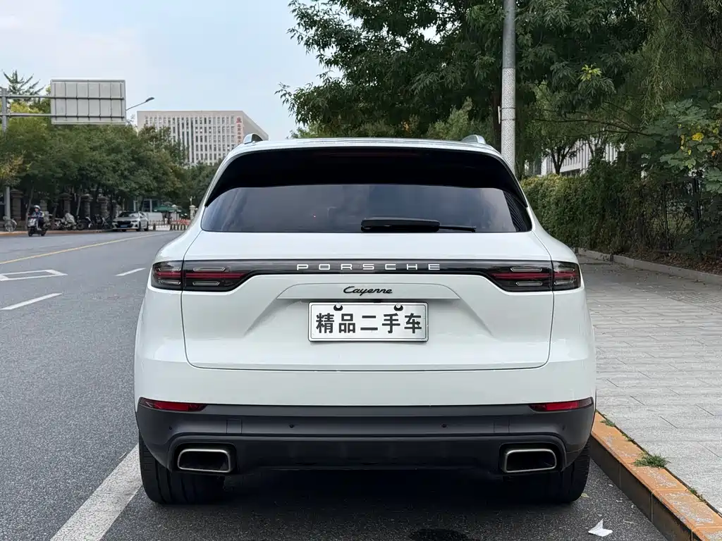 Porsche Cayenne — миниатюра 5