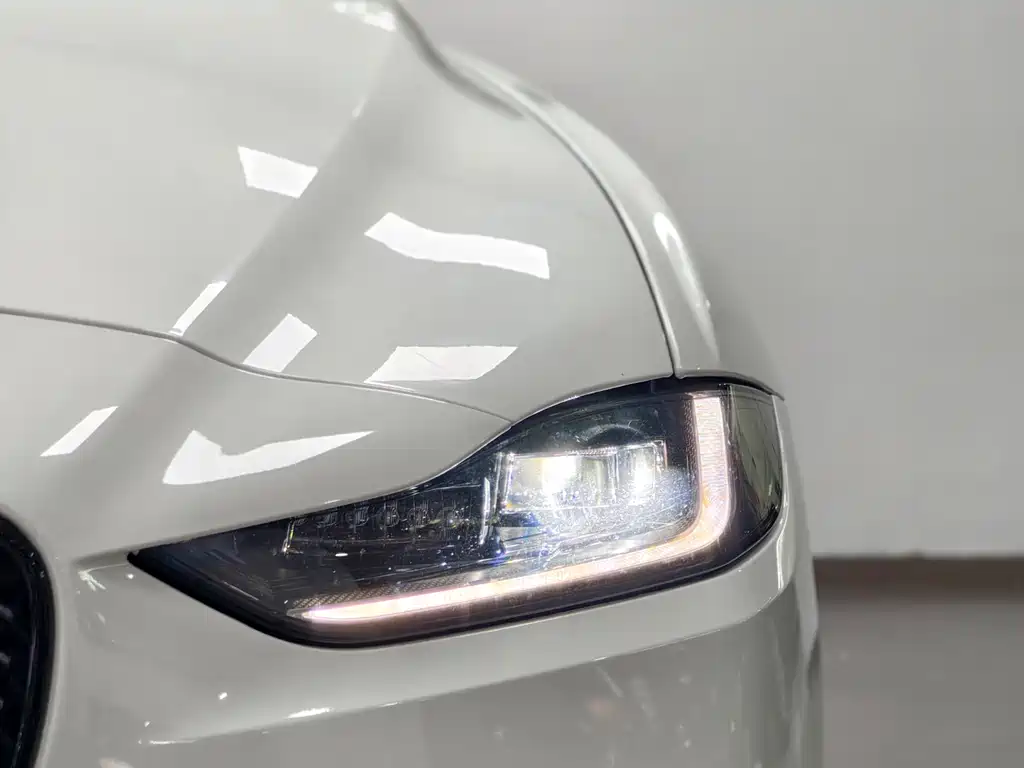 Jaguar XEL 2020 2.0T 200PS R-DYNAMIC S Sport