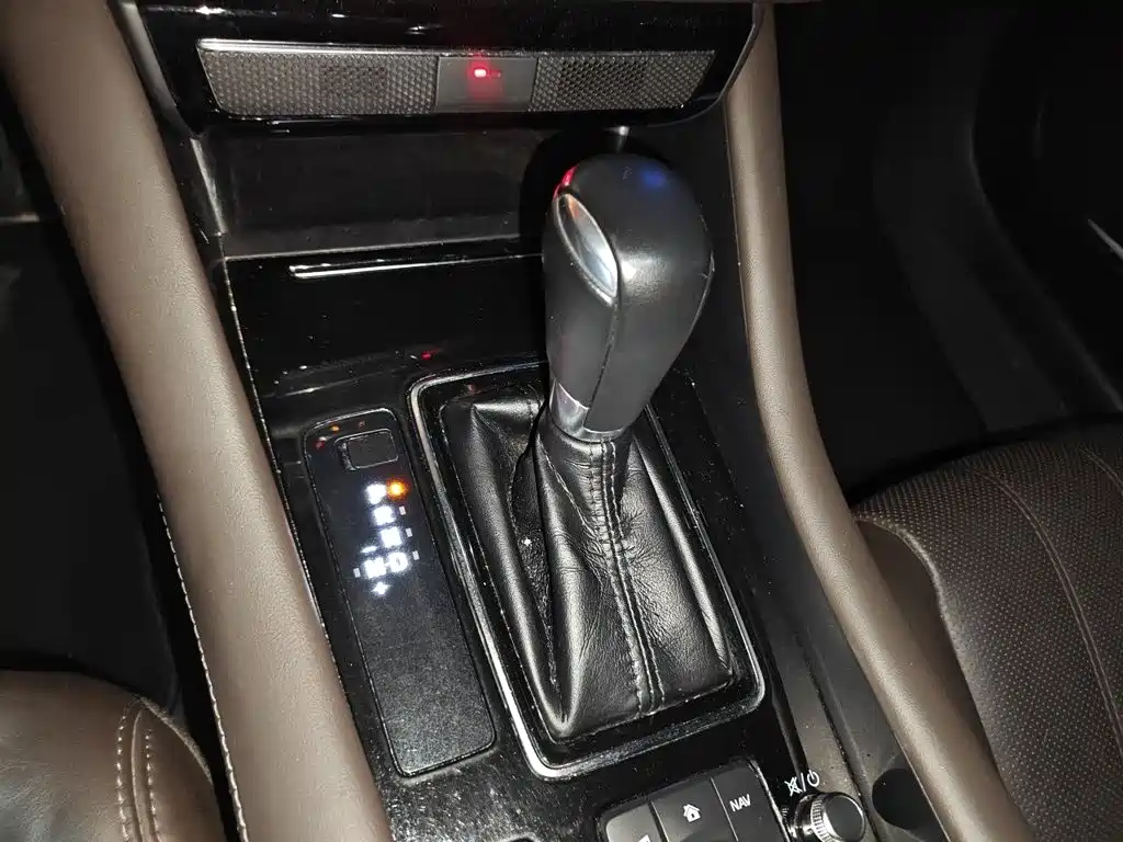Mazda Atenza — миниатюра 7