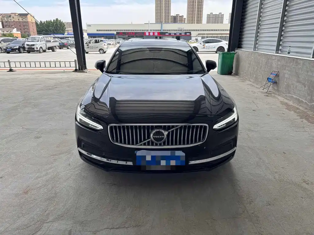 Volvo S90 2023 B5 Luxury