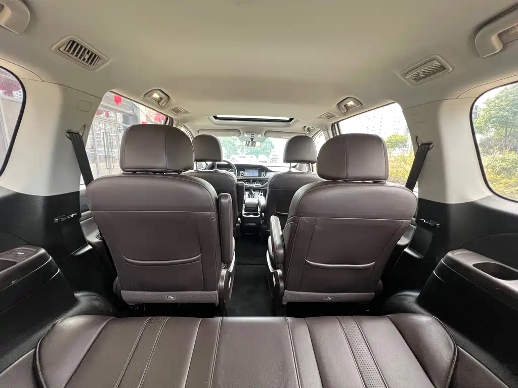 GAC M6 2019 270T DCT Luxury ( мест) VI