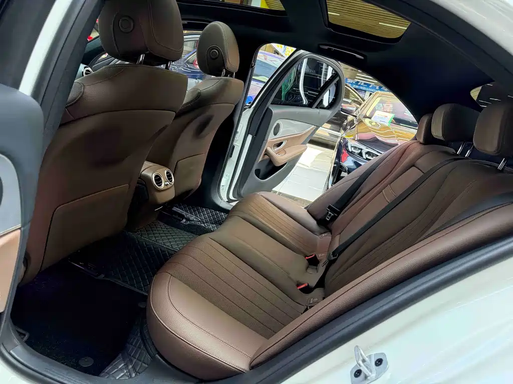 Mercedes-Benz E-Class (Import) — миниатюра 13