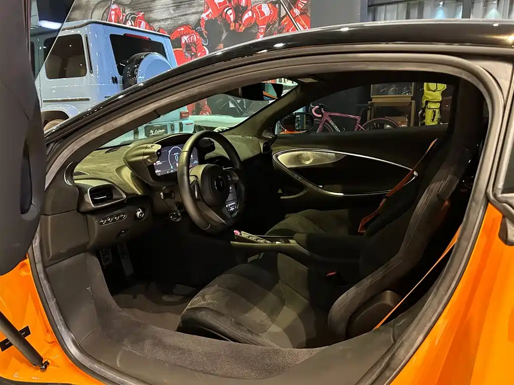 McLaren Artura 2023 3.0T Hybrid
