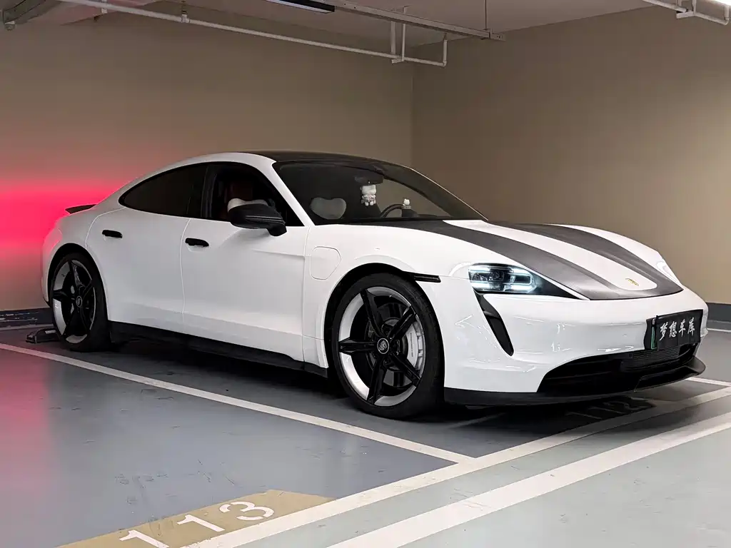 Porsche Taycan — миниатюра 10