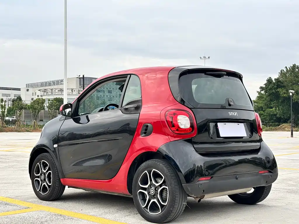 Smart fortwo 2019 0.9T 66 VI