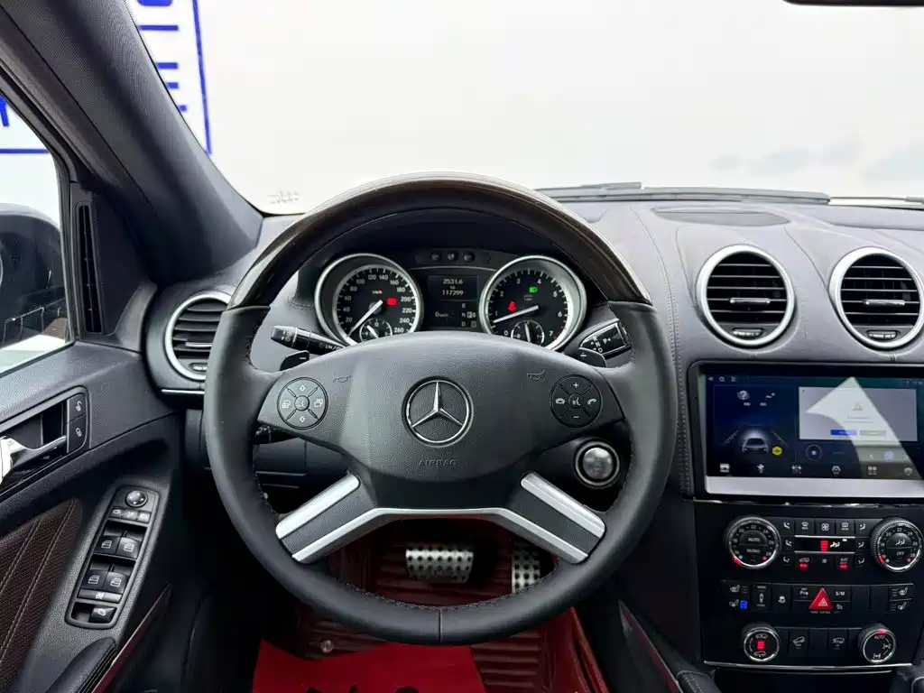 Mercedes-Benz GL-Class — миниатюра 9