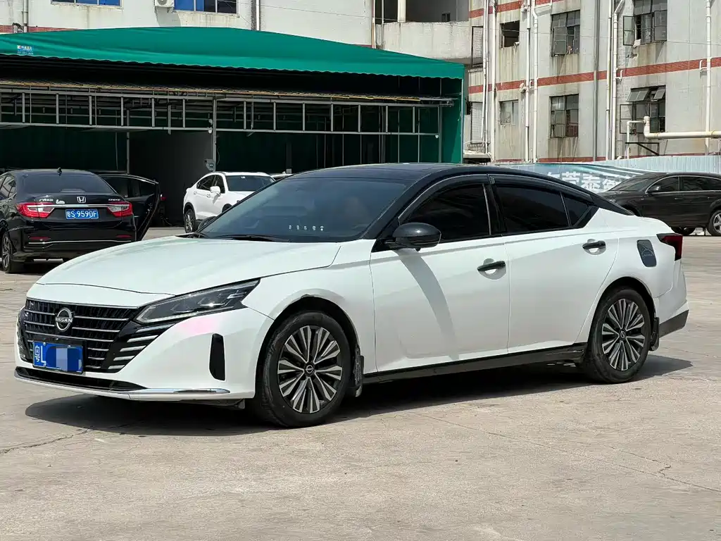 NISSAN TEANA