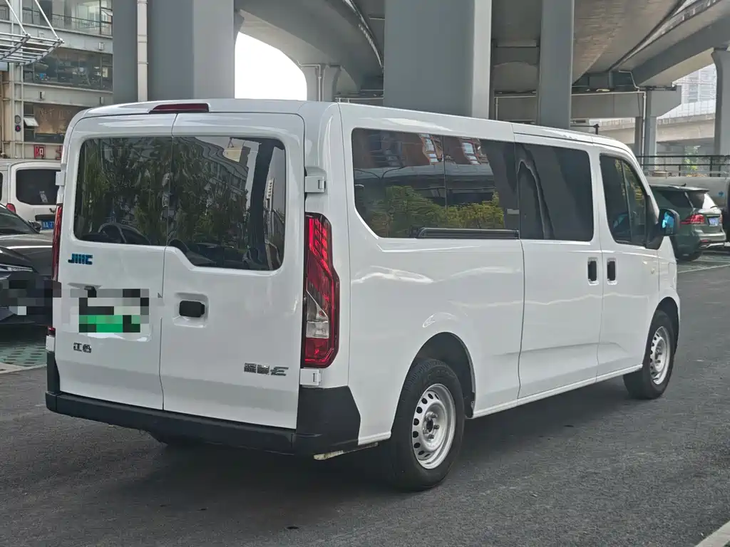 JMC E-Fushun — миниатюра 4
