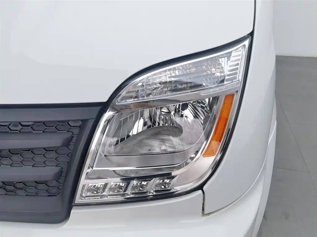 SAIC MAXUS XINTU V80