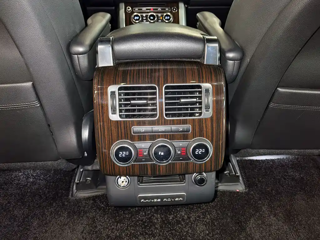 Land Rover Range Rover — миниатюра 17