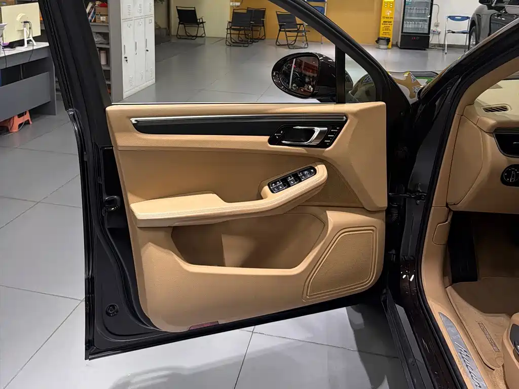 Porsche Macan — миниатюра 16